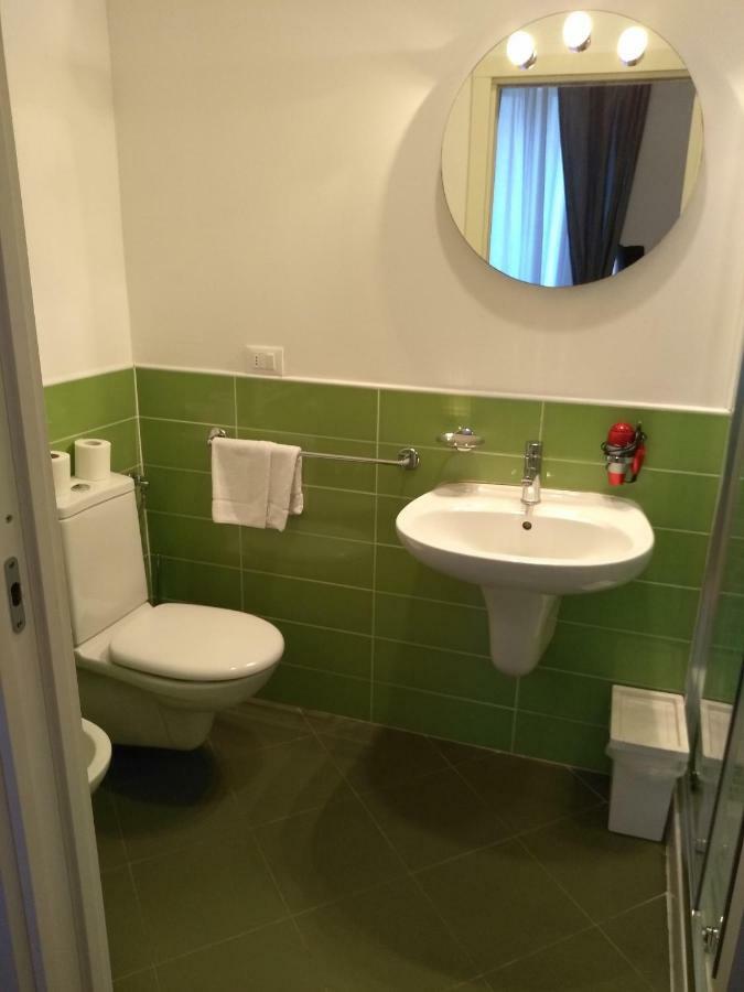 Affittacamere Iris Trieste Exteriör bild